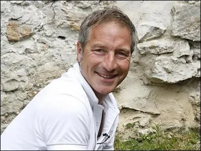 Stéphane Marie n'est pas encore très connu. Il présente sur France 5 une émission qui s'appelle ''Silence, ça pousse ! '' . Quel sujet aborde-t-elle ?