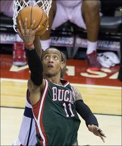 Qui est ce joueur des Bucks ?