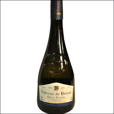 Combien de communes de la Vienne produisent les vins du Haut-Poitou qui ont obtenu l'AOC en 2011 et qui existent en rouges, blancs et ross ?