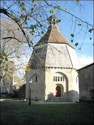 Comment s'appelle ce monument de Montmorillon ?