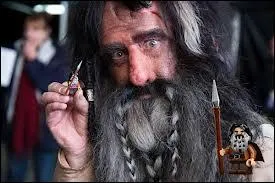 Pourquoi Bifur ne parle-t-il que le nain ancien ?