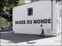 Quelle poque a vu natre le premier muse du monde ?