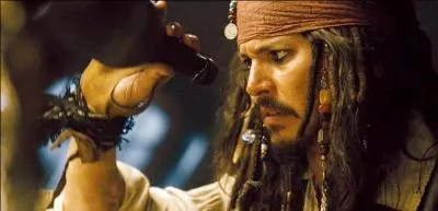 Quelle boisson, trs apprcie du monde de la piraterie, se trouve sur l'le des contrebandiers ?