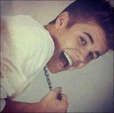 Par qui s'est-il fait connatre ?