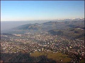 Approximativement, quelle est la superficie de Saint-Gall ?