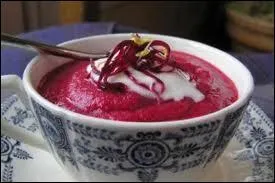 Quand il fait froid, ce n'est pas de refus de boire un bon [... ] ! C'est une soupe � la betterave, au chou et � la cr�me.