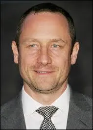 Et celui qui a commis plusieurs crimes trs graves comme fraude, blanchissement d'argent... C'est :