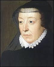 Rester vieille fille, c'est coiffer sainte ----- .