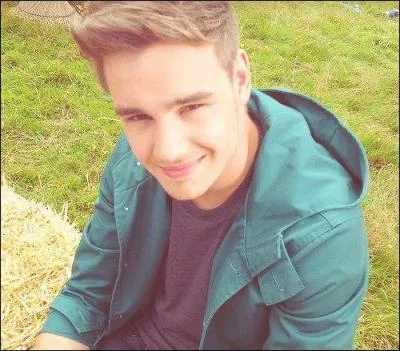 De quelle couleur tait le fer  lisser de Liam ?