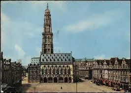 Nous allons maintenant  Arras ( Pas-de-Calais ), o la ville est chef-lieu ...