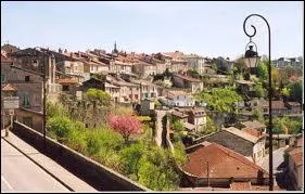 Nous allons visiter la ville de Bar-le-Duc ( Meuse ). Elle est chef-lieu ...