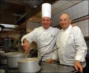 Tel pre tel fils ! Ce sont deux cuisiniers, pre et fils, qui dirigent un restaurant sur  Ilhaeusern :