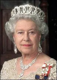 O vit la reine actuellement ?