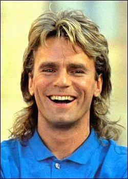 Comment s'appelle l'acteur qui joue  Mac Gyver  ?