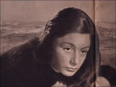 De son vrai nom Franoise Judith Sorya Dreyfus, cette actrice a rencontr Jacques Prvert en 1947 sur le tournage  La fleur de l'ge  de Marcel Carm, film dont il tait le scnariste.