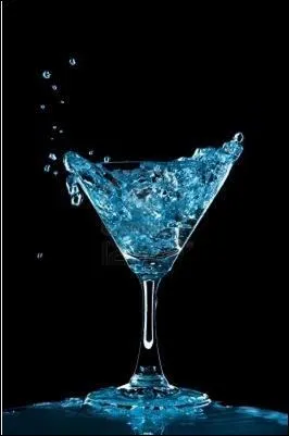  quel colorant est due la couleur bleue de la liqueur Curaao ?