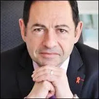 En 2001, Jean-Luc Romero a fait son coming out. Quelque temps plus tard, il a organisé un simulacre de mariage avec son compagnon en boîte de nuit. Qui a célébré cette cérémonie ?