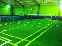 A quel sport appartient ce terrain ?