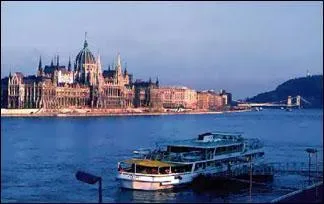 Le Danube traverse-t-il plus ou moins de pays que n'en traverse le Rhin ?