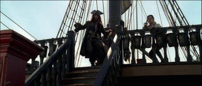 Dans  Pirates des Carabes : la maldiction du Black Pearl , aprs avoir captur quel navire, Jack Sparrow et William Turner mettent-ils le cap vers Tortuga ?