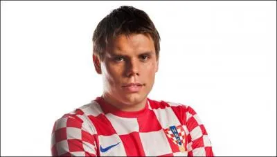 Ancien joueur de Tottenham, ce footballeur volue aujourd'hui aux Queens Park Rangers, prt par le Dynamo Kiev. De qui s'agit-il ?