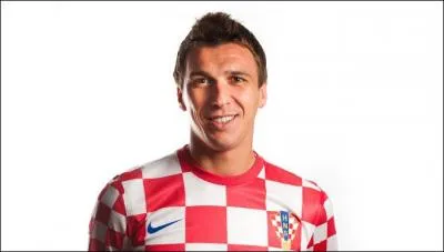 Vainqueur de la Bundesliga, vainqueur de la Coupe d'Allemagne, vainqueur de la Ligue des champions, voil son palmars avec le Bayern Munich en 2013 ! De qui s'agit-il ?