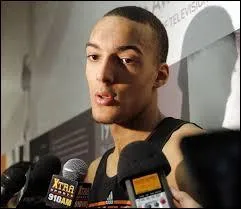 Qui est ce basketteur ?