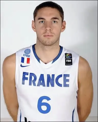 Qui est ce basketteur ?