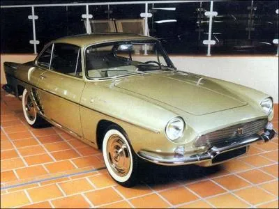 Cette voiture de la mme poque que la prcdente est une ?