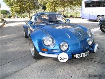 Et cette autre voiture sportive de la mme poque ?