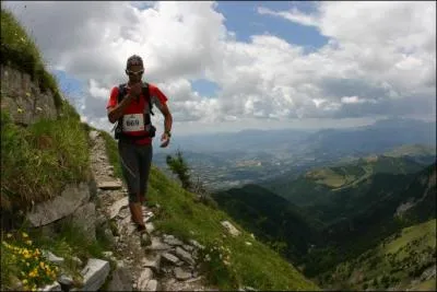 Dans quel pays se passe le Raidlight ?