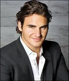 Enfin un joueur actuel, combien de fois Roger Federer a-t-il gagn Wimbledon ?