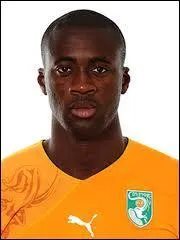 Joueur africain de l'anne en 2011, 2012 et 2013 il volue toujours  Manchester City. Comment est-il nomm ?