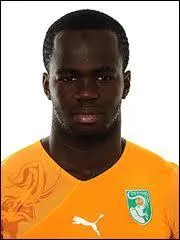 Comme beaucoup de ses compatriotes, il volue en Angleterre, et plus prcisment  Newcastle. D'aprs vous, de qui s'agit-il ?