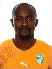 Qui est ce joueur de Trabzonspor, footballeur le plus utilis en slection (115 fois) ?