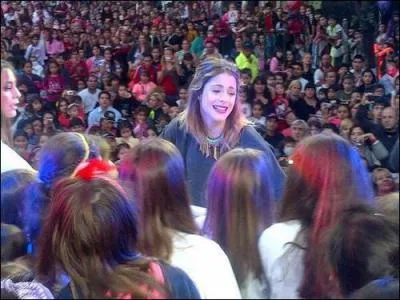 Pourquoi pleure-t-elle ?