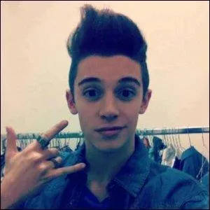 Comment s'appelle-t-il dans la srie et dans la ralit ?