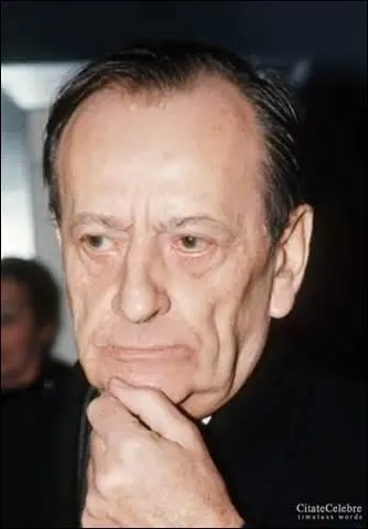 Je suis n le 3 novembre 1901  Paris et dcde  Crteil le 23 novembre 1976. Je suis un crivain, aventurier, homme politique et intellectuel ayant reus beaucoup de distinctions comme  Prix Goncourt   en 1933,  Prix Interalli  en 1930, Officier de la Lgion d'Honneur et autres. Fidle du gnral de Gaulle, je suis inhum au Panthon. On me doit des uvres comme  Les Conqurants , qui suis-je ?