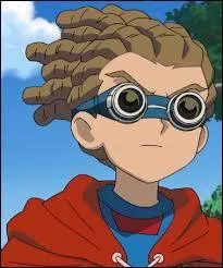 Quelle est la couleur des yeux de Jude Sharp ?