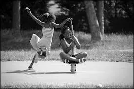 Dans quelle comptine entend-on  Mon histoire est termine, pirouette, cacahute  ?