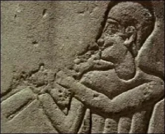 Il tait connu pour entretenir une vritable passion pour la musique, et d'un instrument en particulier, ce qui lui vaudra le surnom de  Aulte . Quel est cet instrument ?