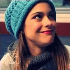 Que met souvent comme habits Violetta ?