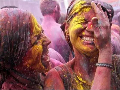 J'aime bien qu'un quiz soit color, je vous emmne donc avec moi, participer  la fte des couleurs, le  Holi  ...