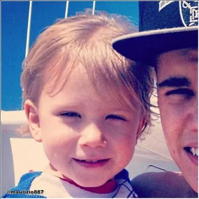 Comment s'appelle le demi-frre de Justin ?