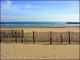 Compltez les paroles de Franois Deguelt :  Il y a le ciel, le soleil et...  .