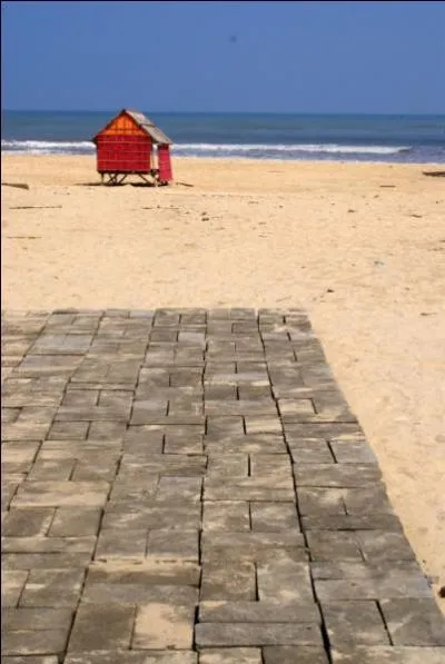 En quelle anne le slogan  Sous les pavs, la plage  a-t-il t invent ?