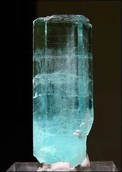 Comment s'appelle ce minral de roche ruptive ?