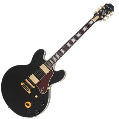  Lucille  est le nom d'une de ses chansons, de son 11e album et de sa guitare. De qui s'agit-il ?