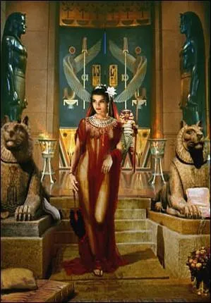 Cloptre, jeune veuve, ne peut rgner seule (car c'est une femme). Elle pouse donc :