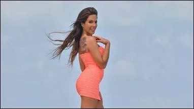 Kim est sortie avec :